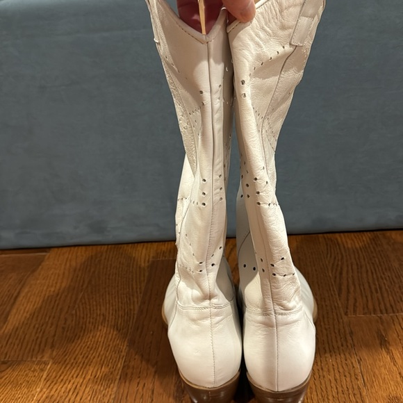 White Heeled Boots with Eyelet Perforated Pattern - Picture 7 of 10